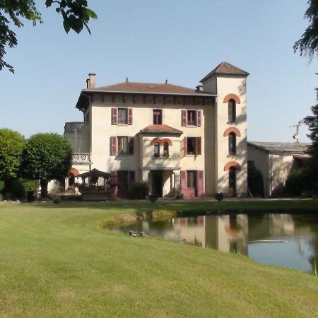 Domaine De Marchal - Chambres Et Table D'Hotes Celles-Sur-Durolle Ngoại thất bức ảnh