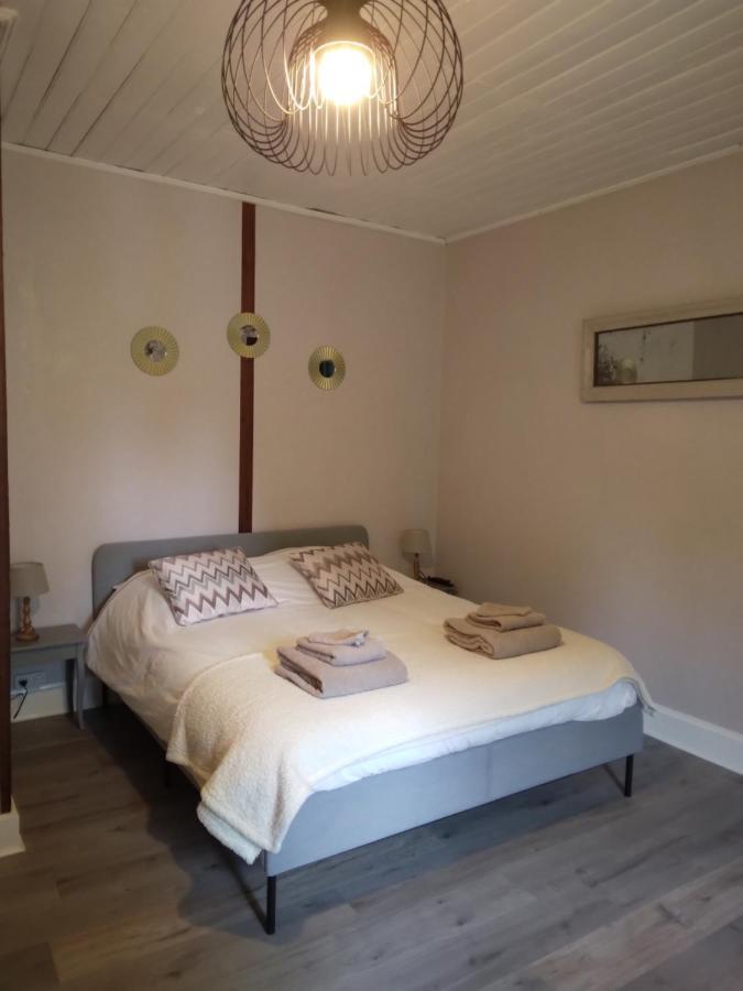 Domaine De Marchal - Chambres Et Table D'Hotes Celles-Sur-Durolle Ngoại thất bức ảnh